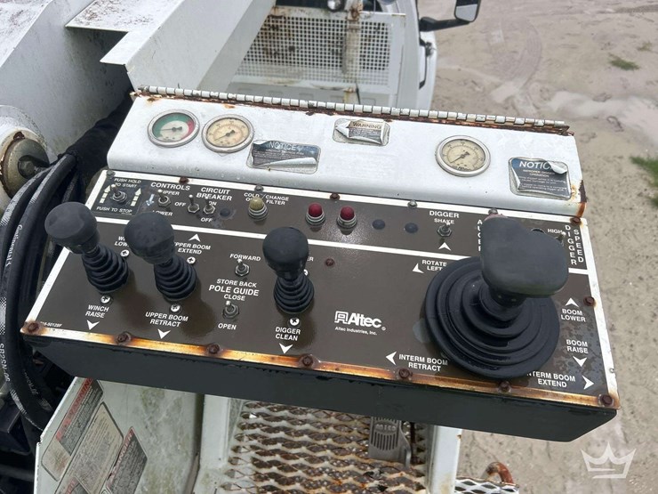 2005-altec-d947-image-23