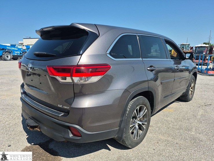 2017-toyota-highlander-image-5