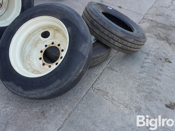 295/75r22.5-tires-&-rims-image-7