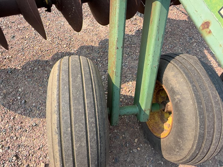 john-deere-340-image-17