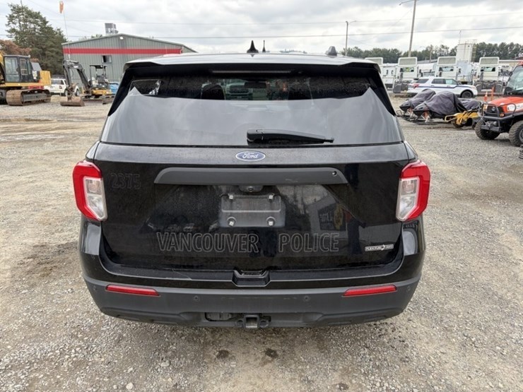 2020-ford-explorer-image-5