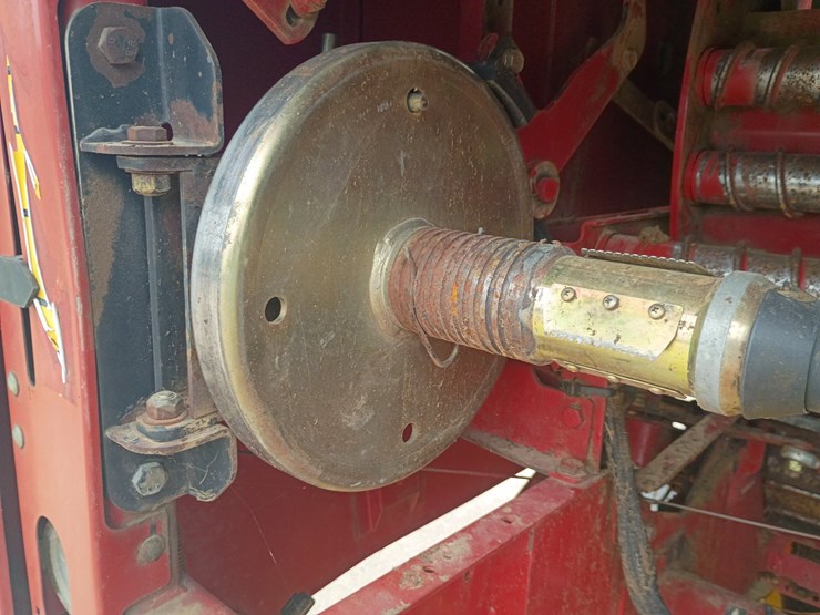 new-holland-br7070-image-18
