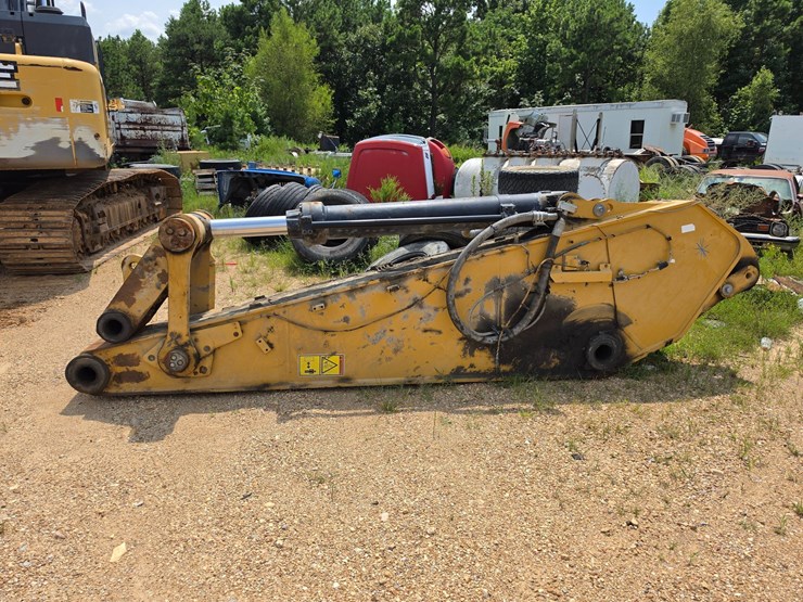 2023-caterpillar-374-image-134