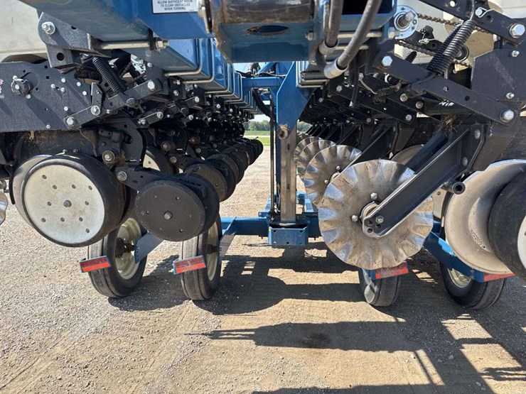kinze-3500-image-21