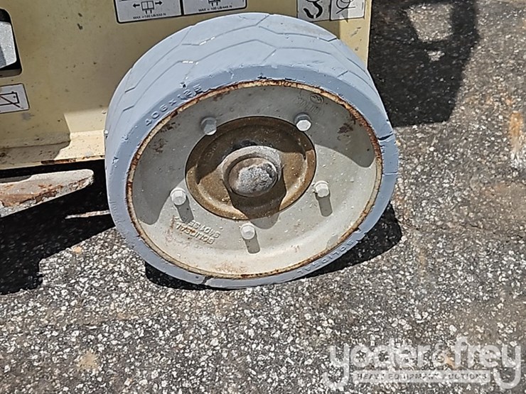 2015-jlg-2630es-image-10