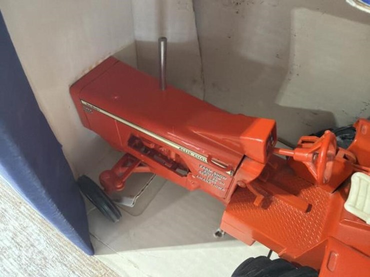allis-chalmers-one-ninety-toy-tractor-image-4
