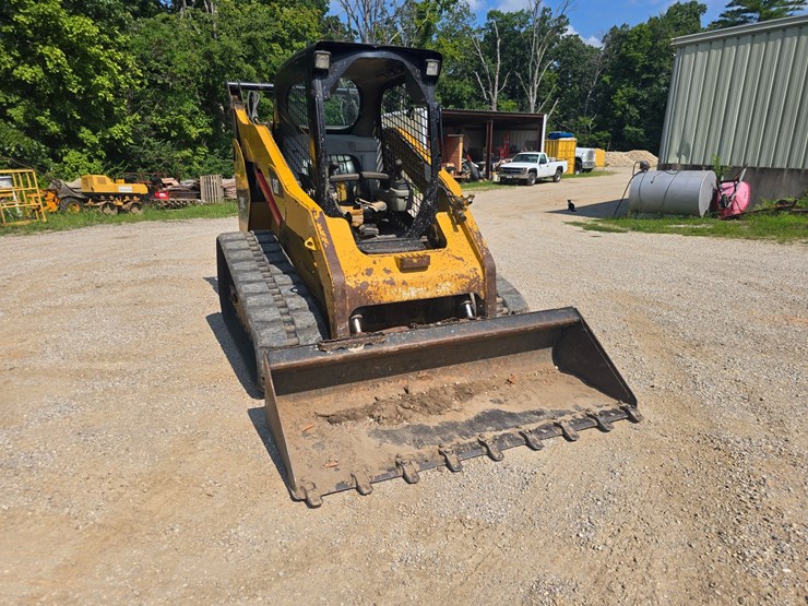 2013-caterpillar-289c2-image-16