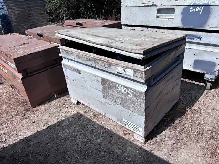 #5105-•-jobsite-toolbox-with-miscellaneous-items-image-4