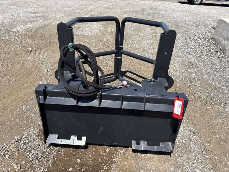 wolverine-bale-squeeze-attachment-image-3