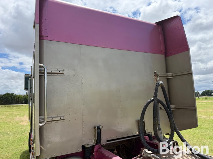 2000-peterbilt-379-image-12