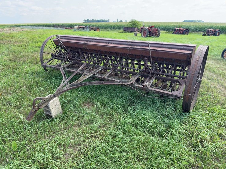 mccormick-deering-grain-drill-image-2