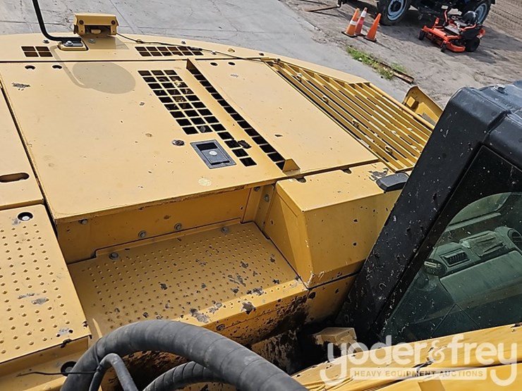 2013-caterpillar-328d-lcr-image-31