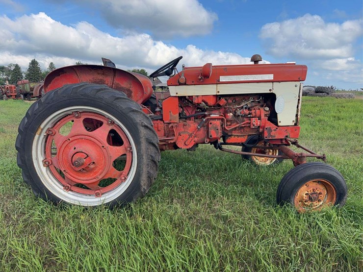farmall-340-row-crop-image-2
