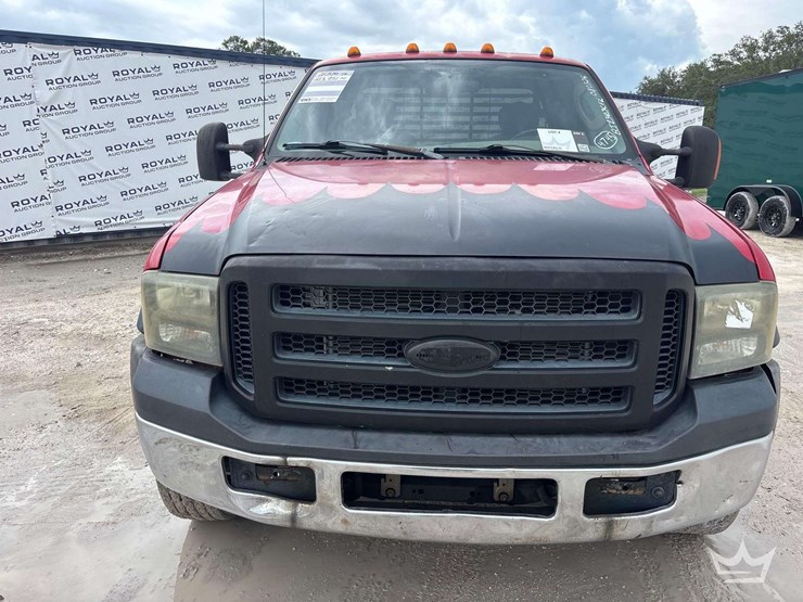 2006-ford-f550-image-30