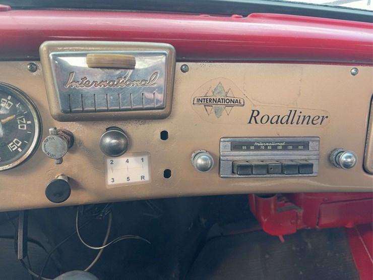 1953-international-r200-image-62