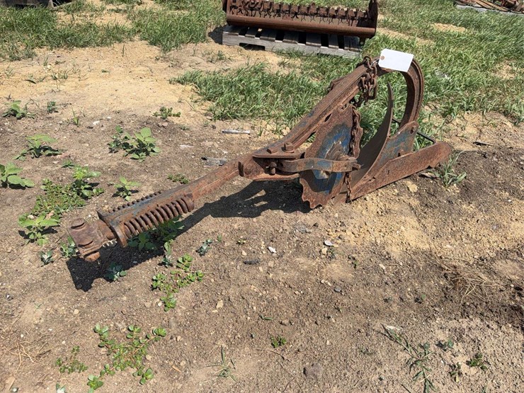 one-bottom-plow-image-2