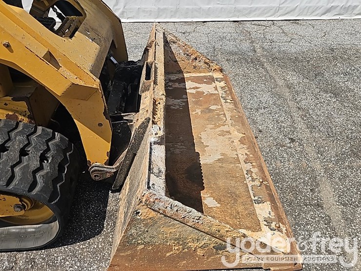 2022-caterpillar-279d3-image-11