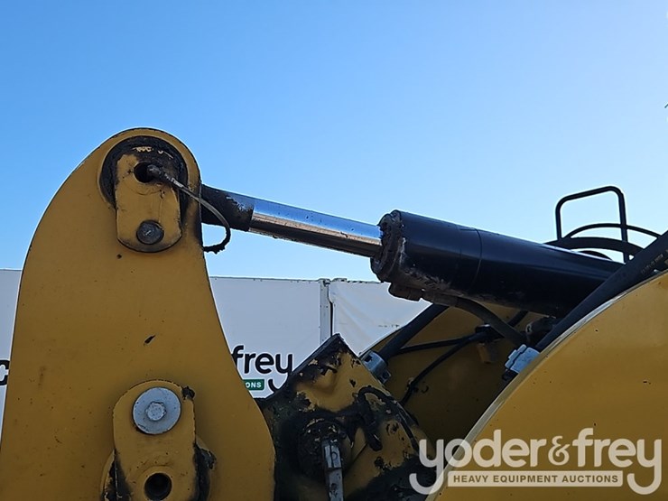 2021-caterpillar-926m-image-15