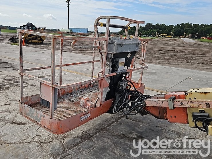 2016-jlg-600s-image-14
