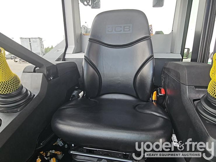 2026-jcb-215t-image-26