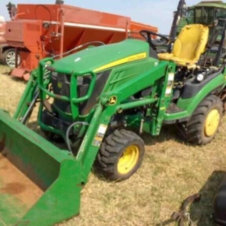 JOHN DEERE 1025R