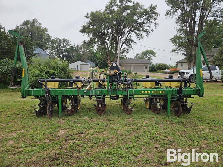 john-deere-7300-image-2