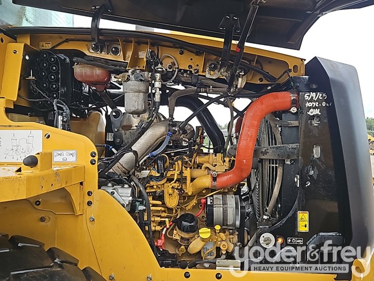 2023-caterpillar-920-image-24