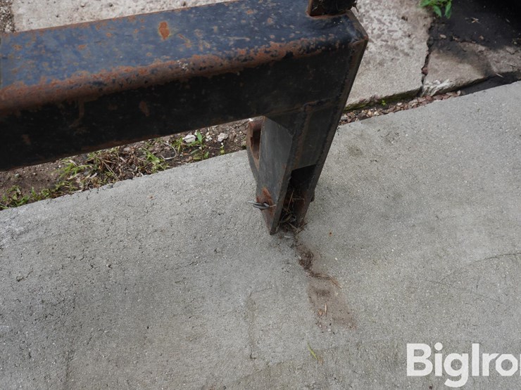 jeffers-i300-cat.-3-quick-hitch-image-10