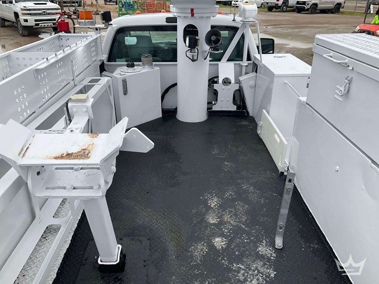 2015-ford-f550-image-42