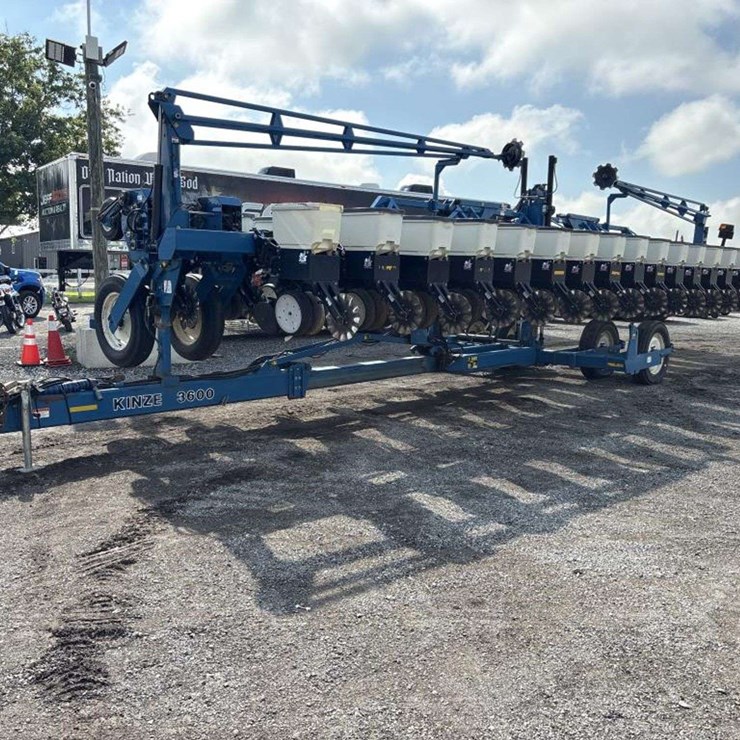 2007 KINZE 3600