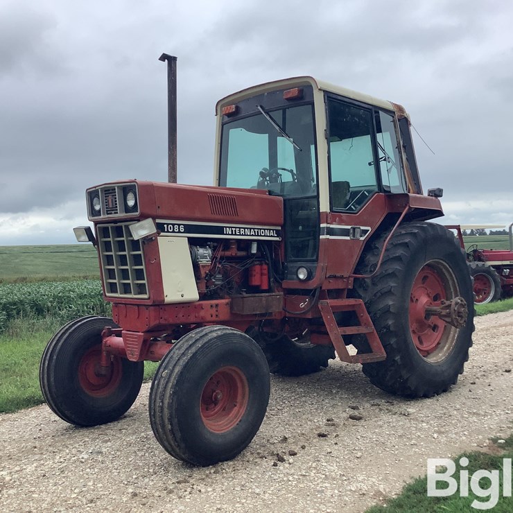 1977 INTERNATIONAL 1086