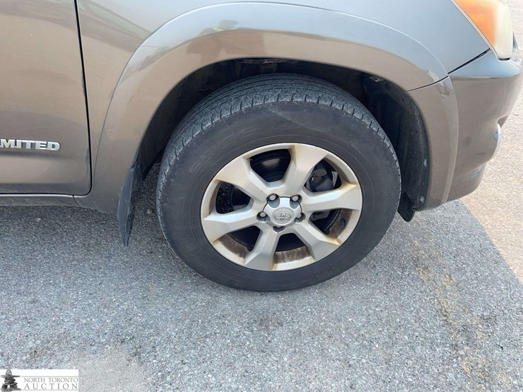 2010-toyota-rav4-image-23