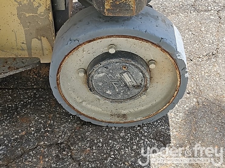 2015-jlg-2630es-image-12