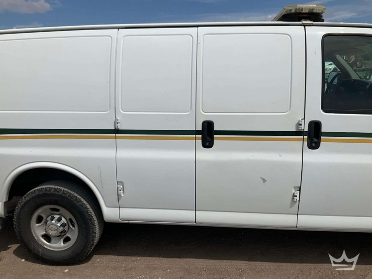 2014-chevrolet-express-2500-image-21