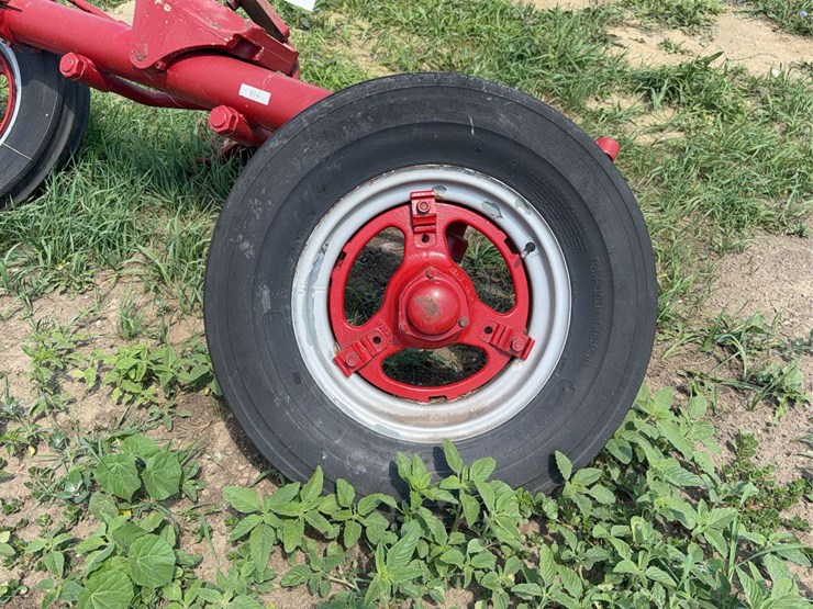 farmall-100-series-front-end-image-2