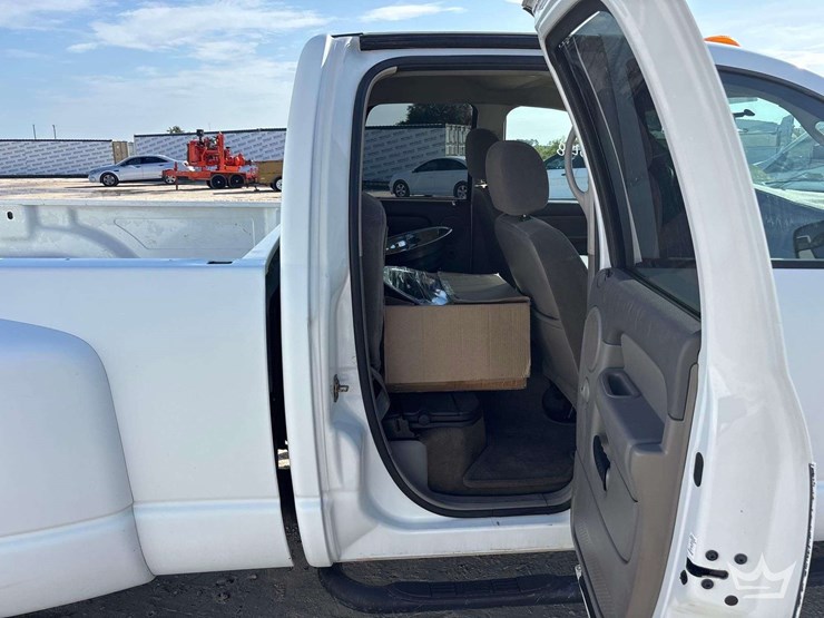 2003-dodge-ram-3500-image-21