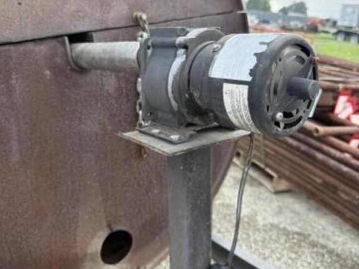 5-foot-barrel-smoker-on-trailer-image-9