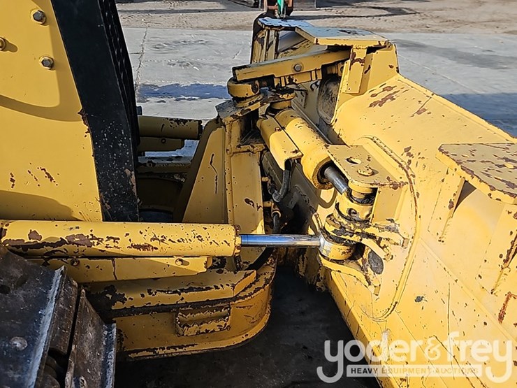 2011-caterpillar-d5k-image-16