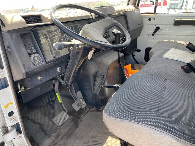 #2253-•-1998-isuzu-2-ton-cargo-truck-(has-nm-title)-(located-in-las-cruces)-image-26