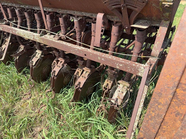 mccormick-deering-grain-drill-image-16