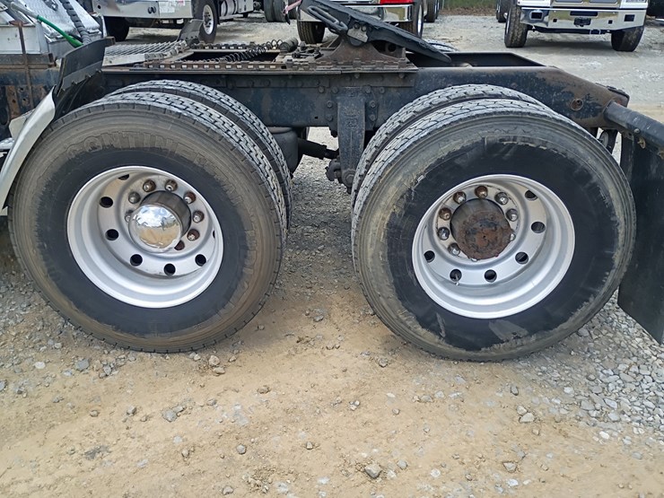 #21636-•-1997-peterbilt-379-semi-sleeper-truck-image-79