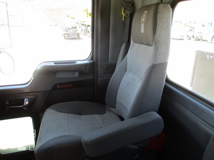 2014-kenworth-t800-image-9