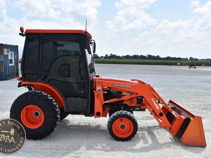 2013-kubota-b3000hsd-image-6