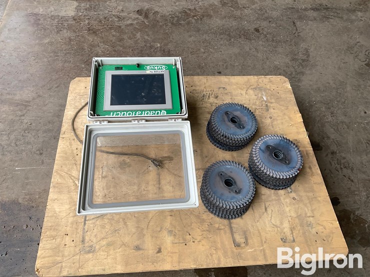 sukup-quadra-touch-grain-dryer-controller-image-4