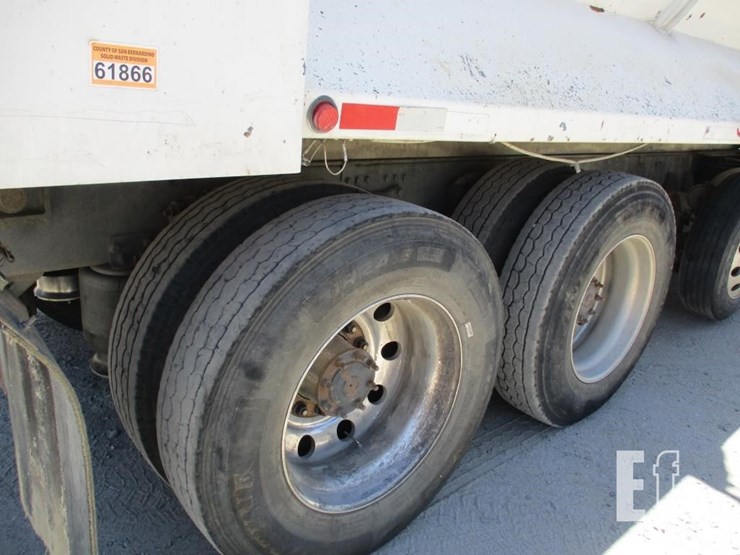2014-freightliner-cascadia-125-image-29