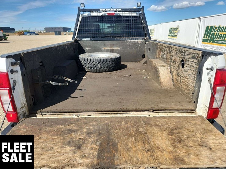 2020-ford-f350-image-16