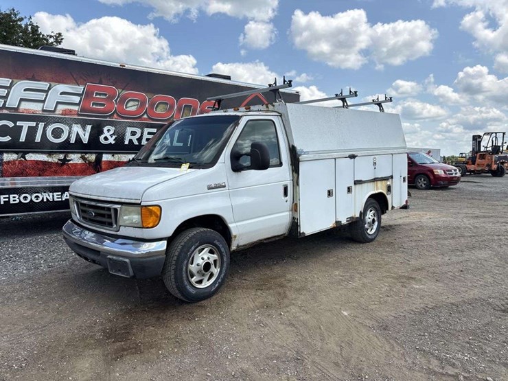 2006-ford-e350-image-1
