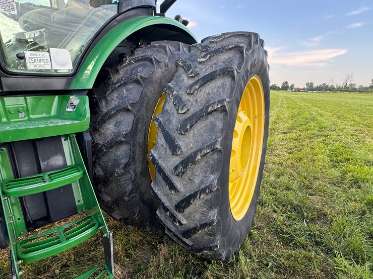 john-deere-8285r-image-13