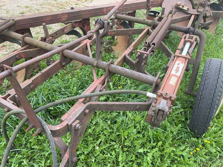 (6)-bottom-ih-plow-image-22