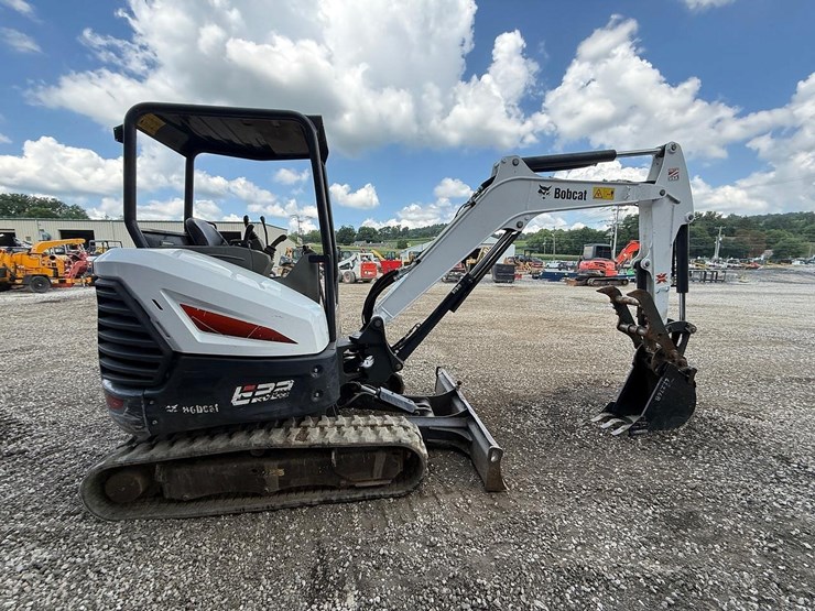2017-bobcat-e32i-image-5